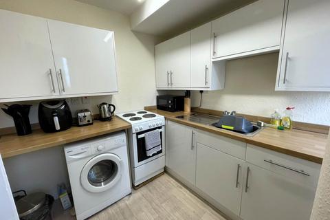 2 bedroom flat to rent, 9 3/1 Eden Street, ,