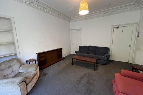 5 bedroom flat to rent, 8 2/2  Garland Place, Barrack Road,