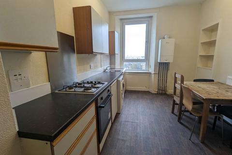 3 bedroom flat to rent, 16E Forebank Road, ,