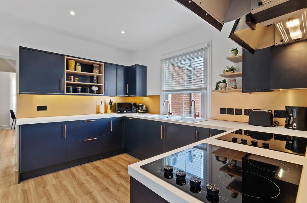 Kitchen2.jpg