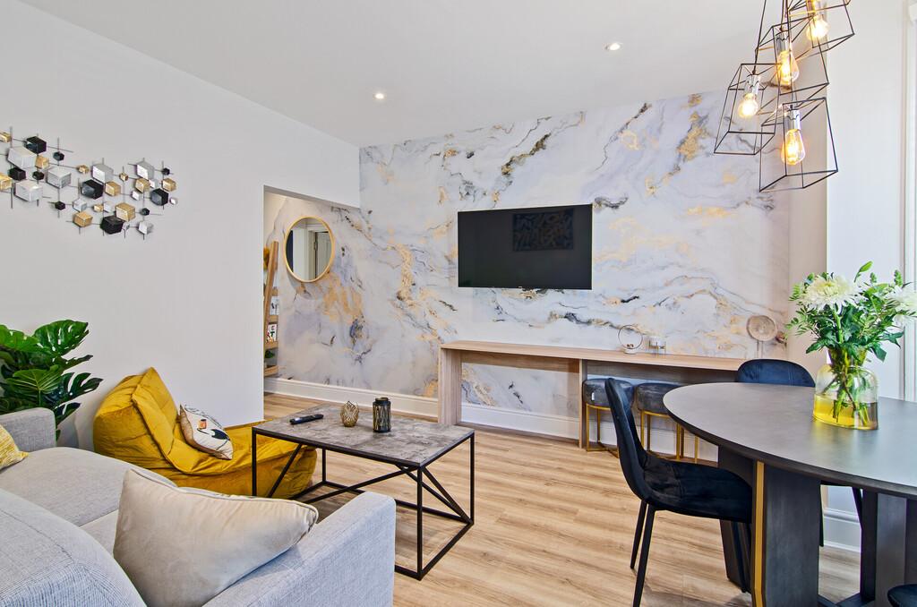 Lounge2.jpg
