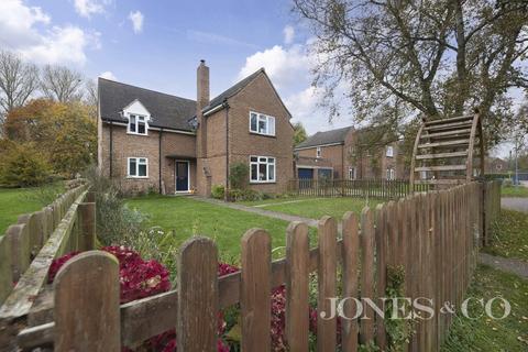 1 Douglas Close, Norwich, NR6 6DH