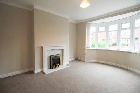 2 bedroom terraced house to rent, Courtland Avenue, Ilford, IG1