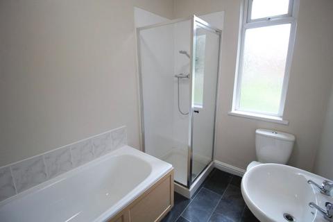 2 bedroom terraced house to rent, Courtland Avenue, Ilford, IG1