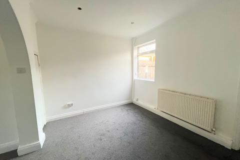 3 bedroom terraced house to rent, Kindersley Street, Middlesbrough