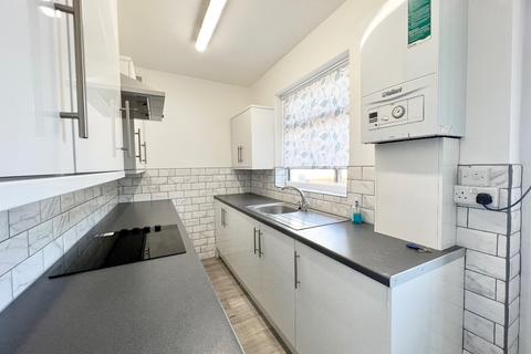 2 bedroom maisonette for sale, Arundel Road, Romford