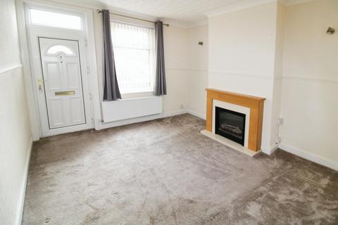 2 bedroom terraced house to rent, Aketon Road, West Yorkshire WF10