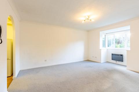 1 bedroom apartment to rent, Robin Court, Harpenden AL5