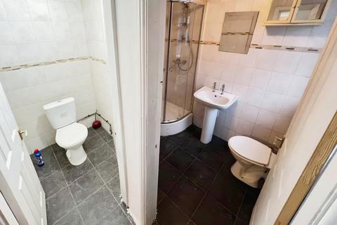 4 bedroom terraced house to rent, Chatham Street, Staffordshire ST1