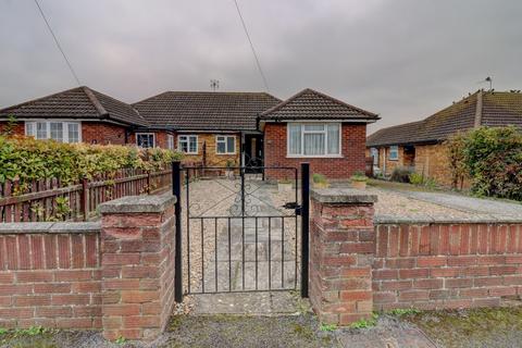 2 bedroom bungalow for sale, Westmead, Buckinghamshire HP27