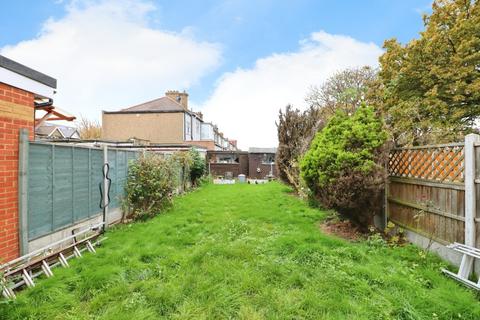 3 bedroom terraced house for sale, Dawlish Drive, Ilford IG3