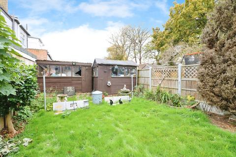 3 bedroom terraced house for sale, Dawlish Drive, Ilford IG3