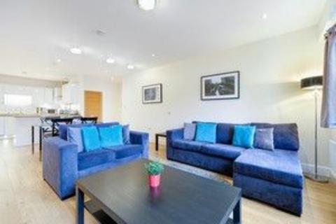 3 bedroom apartment to rent, MH Victoria Hse 04