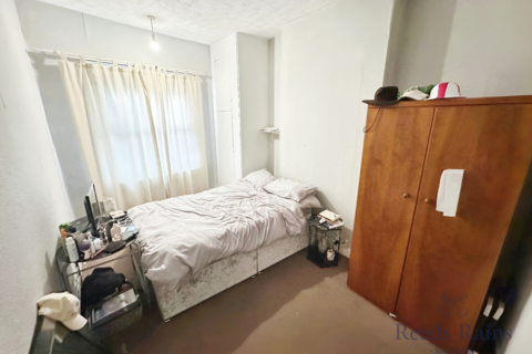 4 bedroom end of terrace house for sale, London Road, Newcastle ST5