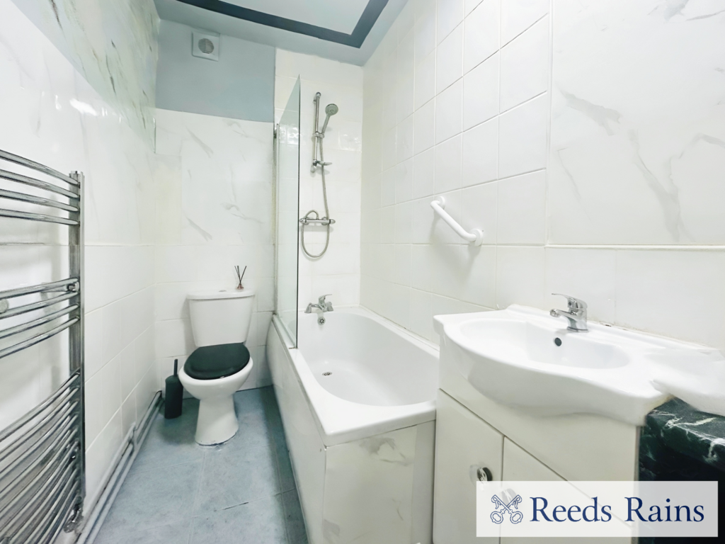Flat Four Bathroom