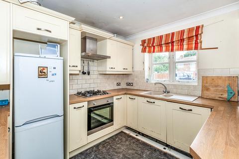 5 bedroom semi-detached house to rent, Clarence Street, Surrey TW20