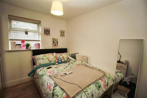 2 bedroom flat to rent, Egham Hill, Surrey TW20