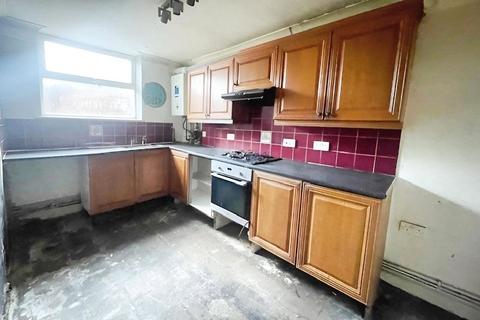 3 bedroom flat for sale, Battle Road, East Sussex TN37