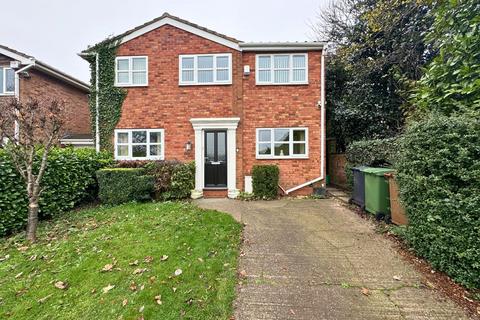 Oakridge Drive, Willenhall, WV12 4DL