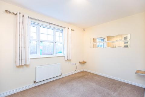 2 bedroom flat to rent, Garrington Road, Worcestershire B60