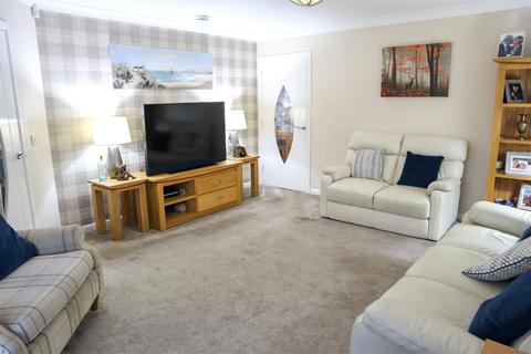3 Blairhead View, Shotts, ML7 5BQ
