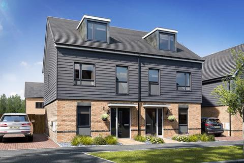 3 bedroom detached house for sale, The Owlton - Plot 6 at Wyvern Place, Wyvern Place, Wivenhoe Town FC CO7