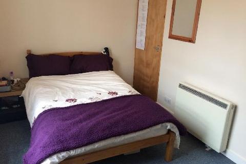 3 bedroom flat to rent, Nottingham NG7