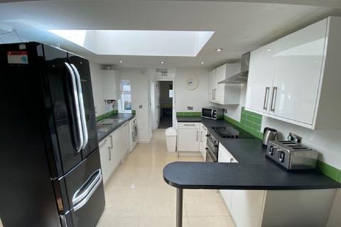 6 bedroom house share to rent, Birmingham B29