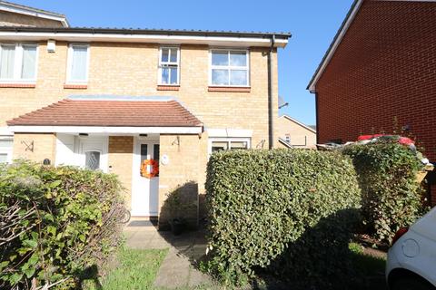 2 bedroom end of terrace house to rent, Swallow Close, Chafford Hundred