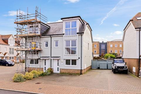 3 bedroom semi-detached house for sale, Juniper Way, Hawkinge, Folkestone, CT18