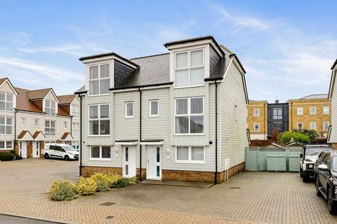 3 bedroom semi-detached house for sale, Juniper Way, Hawkinge, Folkestone, CT18