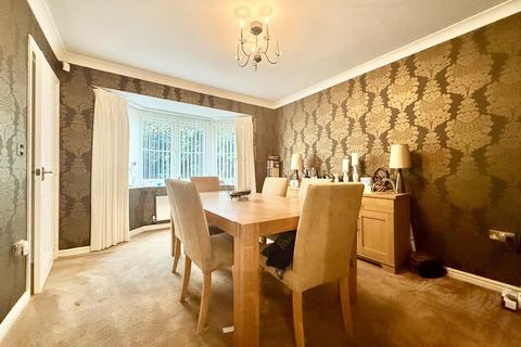 4 bedroom detached house for sale, Greenways, Barnwood GL4