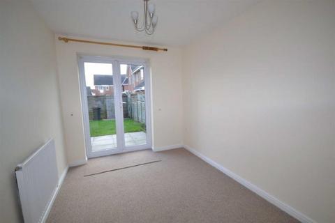 3 bedroom end of terrace house to rent, Chaytor Drive, The Shires