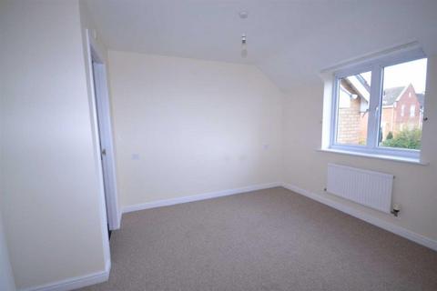 3 bedroom end of terrace house to rent, Chaytor Drive, The Shires