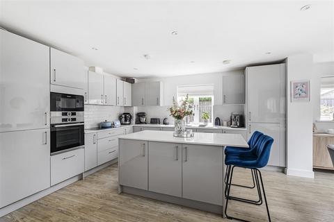 6 Anvil Close, Balsham, Cambridge, CB21 4AN
