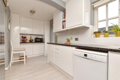 2 Riverhead Drive, Sutton, SM2 6EF