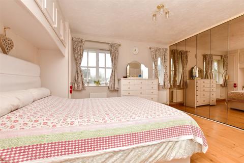 2 Riverhead Drive, Sutton, SM2 6EF