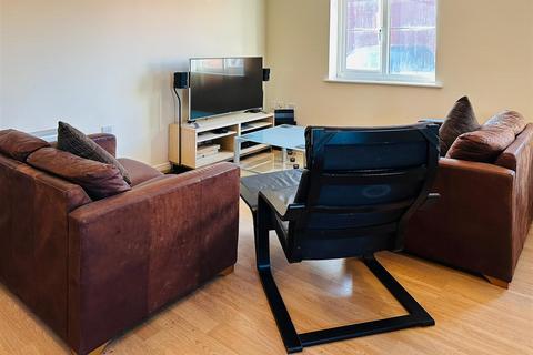 undefined, Glan Rhymni, Cardiff CF24