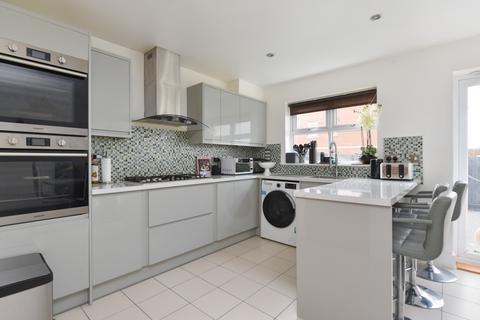 4 bedroom semi-detached house for sale, Tilling Close