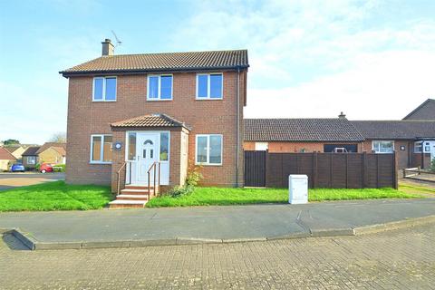 4 bedroom detached house for sale, IDEAL FAMILY HOME * LAKE