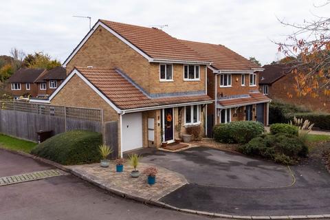 3 bedroom detached house for sale, Calleva Close, Basingstoke RG22