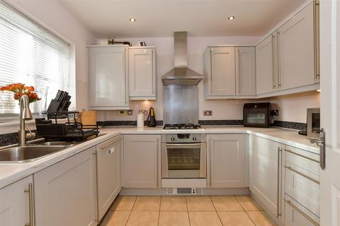 4 bedroom terraced house for sale, Charles Church Walk, Ilford, Essex