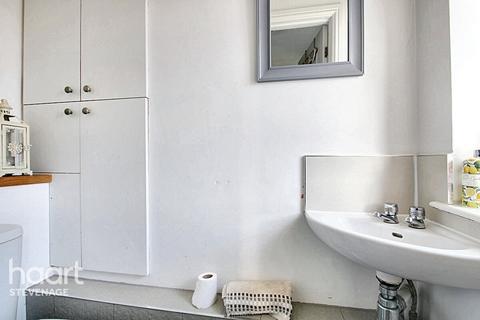 70 Barnwell, Stevenage, SG2 9SN