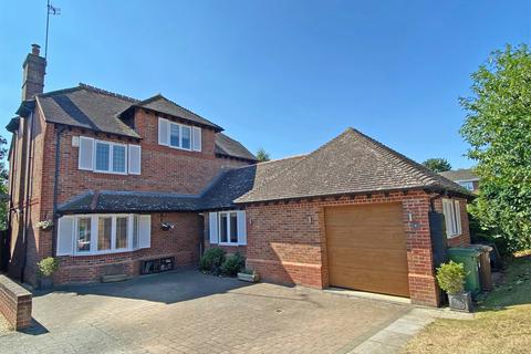 5 bedroom detached house for sale, Gravel Close, Benson OX10