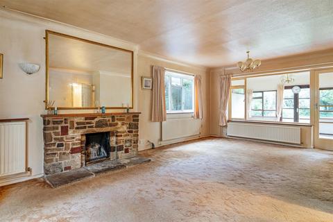 3 bedroom detached house for sale, Whyteleafe Road, Caterham CR3