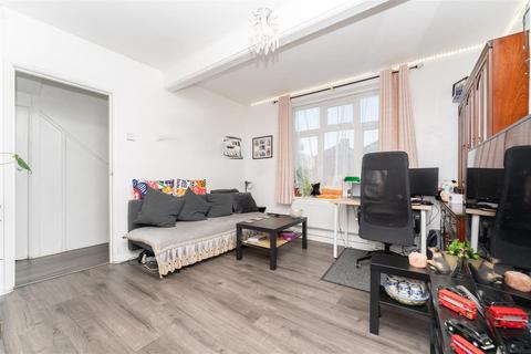 41 Templeman Road, London, W7 1AS