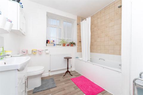41 Templeman Road, London, W7 1AS