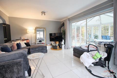 4 bedroom detached house for sale, Clements Mead, Leatherhead KT22