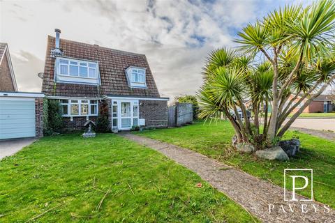 3 bedroom chalet for sale, Little Bakers, Walton On The Naze