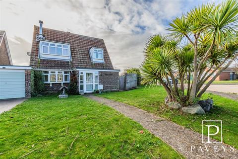 2 Little Bakers, Walton On The Naze, CO14 8UH